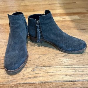 Dolce Vita Shelly suede bootie - Sz 7
